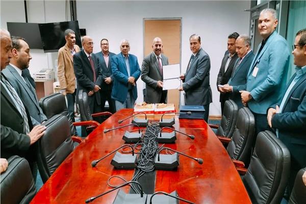 مطار برج العرب يحتفل ب الايزو  للحد من التأثيرات السلبية على البيئة
