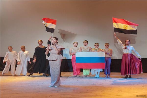 جانب من احتفالية كبرى نظمتها القنصلية العامة الروسية بالغردقة
