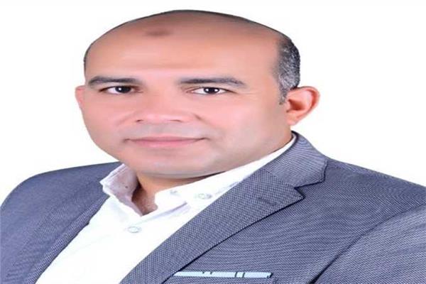 عبد اللطيف دنيا، الخبير في مجال الطاقة والبيئة