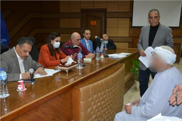 نائب محافظ البحيرة تلتقي بـ 22 مواطن ومواطنة ممن لديهم مطالب واحتياجات