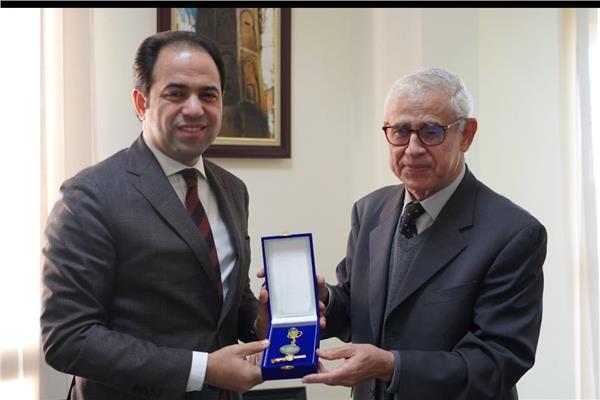 المستشار محمد عبد السلام خلال  لقاءه رئيس جامعة القرويين بمملكة المغرب