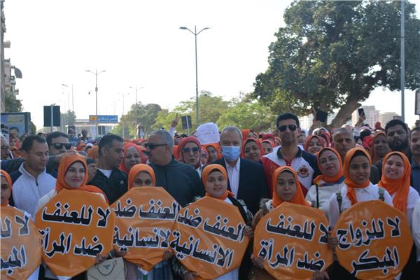 محافظ القليوبية يتقدم مسيرة الشباب والرياضة