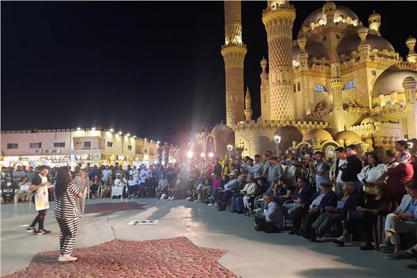 عرض السجناء الأحرار