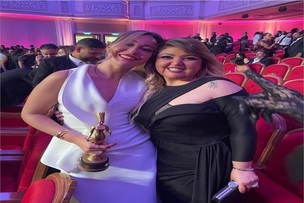 بعد أزمة المطار.. مها أحمد تدعم منة شلبي 
