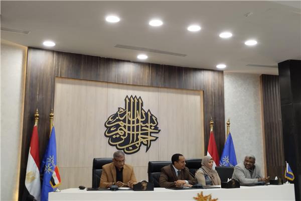 المشاركون في الندوة