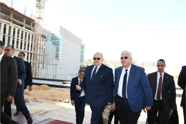 عاشور والخشت يتفقدان الأعمال الإنشائية بمستشفى 500 500 بالشيخ زايد