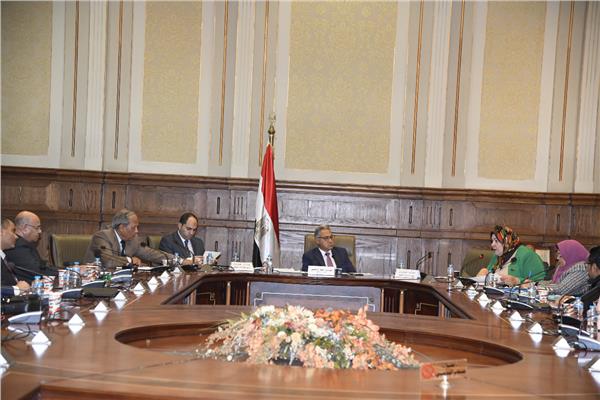 محلية النواب تناقش غياب الرقابة على أبراج وشبكات المحمول 