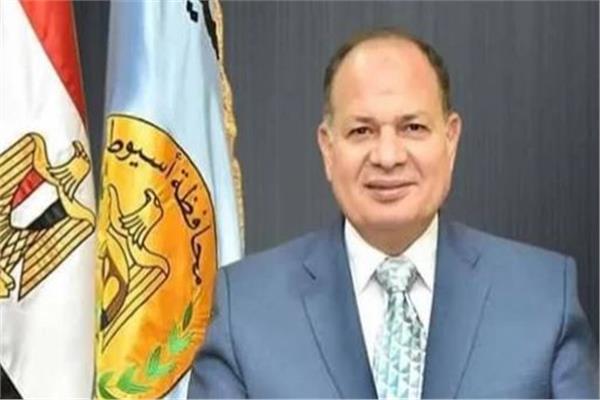 اللواء عصام سعد محافظ أسيوط