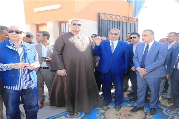 محافظ سوهاج يتفقد المدرسة الثانوية الزراعية الجديدة بقرية الصوامعة شرق بتكلفة 32 مليون جنيه
