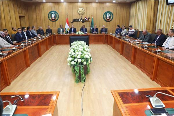 محافظ المنوفية يستقبل وفد وزارة التخطيط