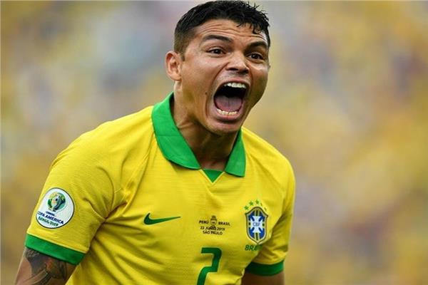 تياجو سيلفا قائد منتخب البرازيل ومدافع فريق تشيلسي الإنجليزي