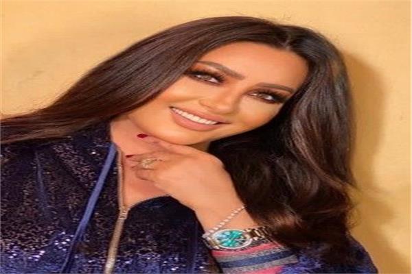 المطربة لطيفه