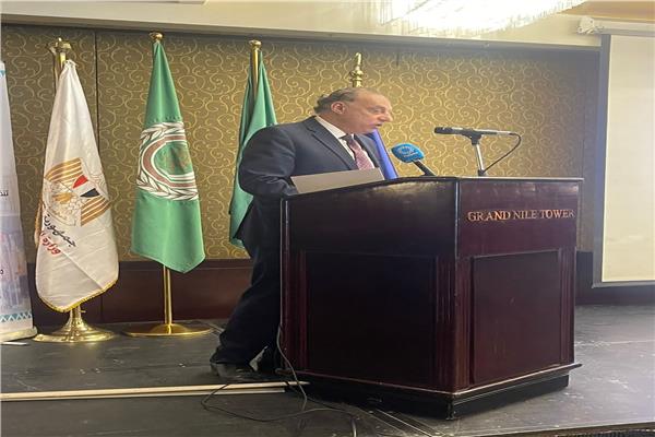  الدكتور محمد كمال مدير معهد البحوث والدراسات العربية