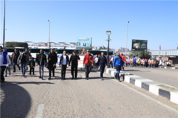 نائب محافظ سوهاج يشارك في ماراثون لمناهضة العنف ضد المرأة