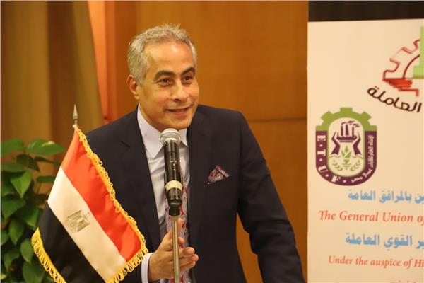 وزير القوى العاملة