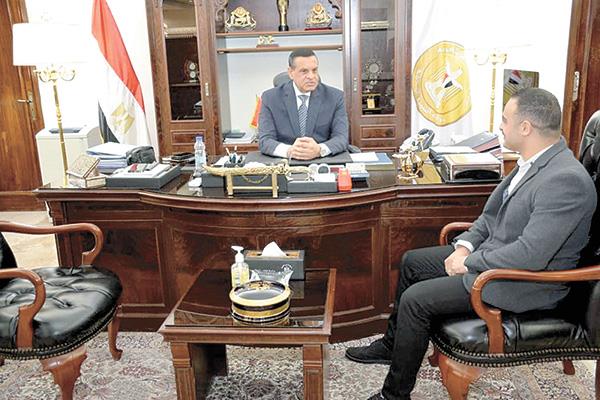 اللواء هشام آمنة خلال حواره مع «الأخبار»