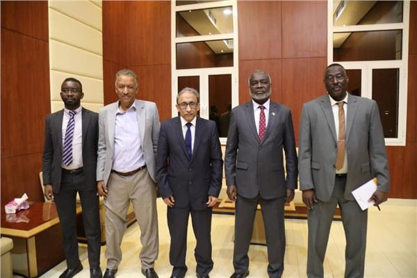 جانب من الزيارة الأمين العام لمجلس الوحدة الاقتصادية العربية