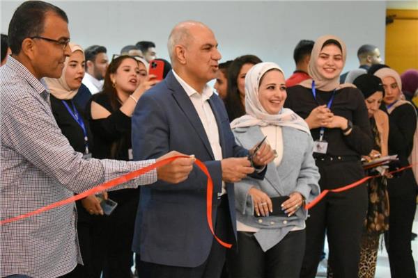 صورة من المعرض