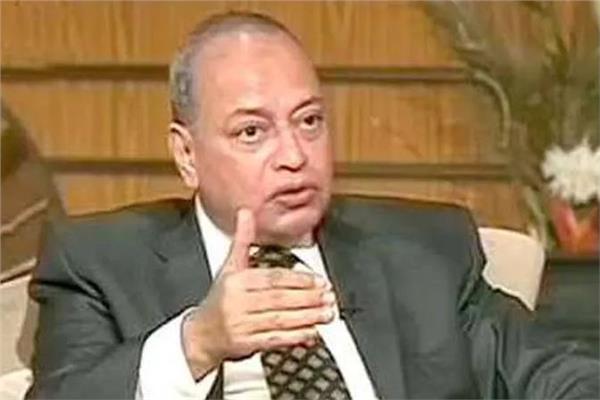 الدكتور محمد عز العرب، استشاري الكبد والجهاز الهضمي