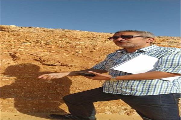 الدكتور محمد عزت رئيس قسم البيولوجي والمشرف على مشروعات التنمية الزراعية بمركز بحوث الصحراء