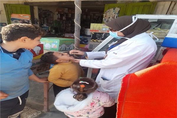 جانب من حملة تطعيم الأطفال بالشرقية 