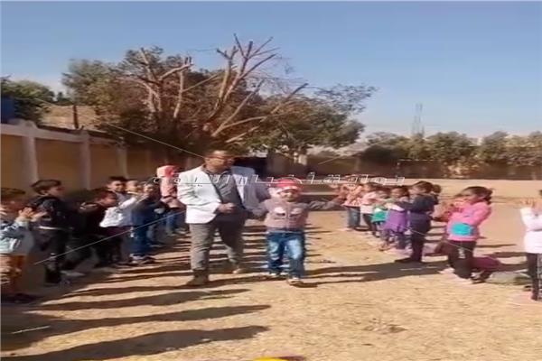 ممر شرفي لتلميذ يحارب السرطان بمدرسة السلام بحاجر دنفيق بقنا