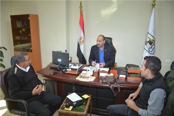 اجتماعًا موسعًا لنقل خط مياه الري في بني سويف لمشروع مستقبل مصر
