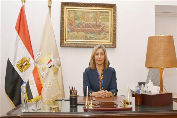  الدكتورة نيفين الكيلاني وزير الثقافة