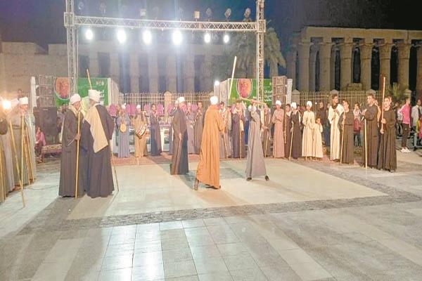 جانب من العروض في مهرجان التحطيب