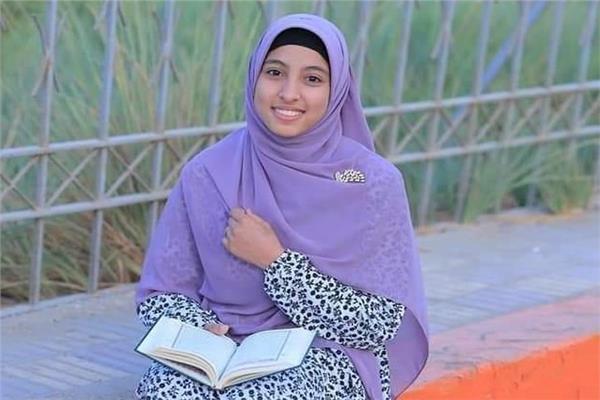  فخر الصعيد.. «إسراء» ختمت القرآن في جلسة واحدة بدون أخطاء