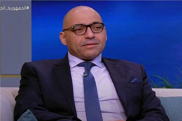 الدكتور أحمد مصطفى أستاذ جراحة الصدر ومدير برنامج زراعة الرئة بمسشتفيات جامعة عين شمس