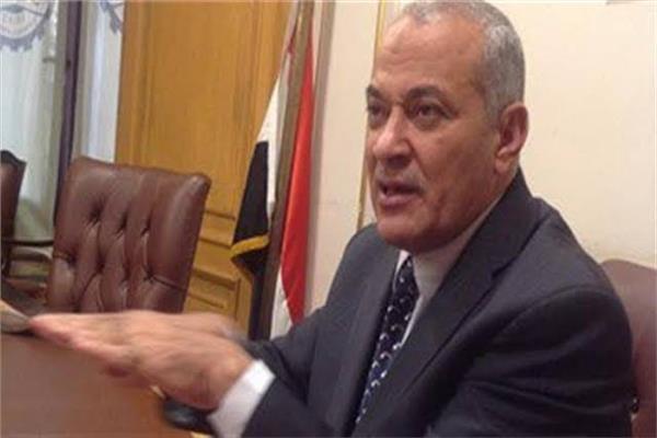  الدكتور عبدالعزيز السيد رئيس شعبة الدواجن بالغرفة التجارية