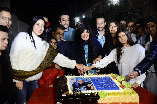 فريق مسلسل «أم البنات»