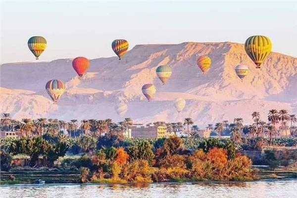 رحلات البالون الطائر
