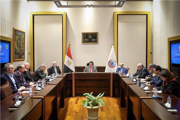 اخر مستجدات مشروع «الأدلة الاسترشادية الطبية» ووزير الصحة يوجه بإدراجه ضمن قانون المسؤولية الطبية 