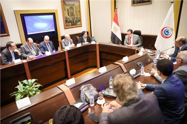 الاجتماع الدوري لـ«اللجنة الاستشارية العليا لتنظيم الأسرة»