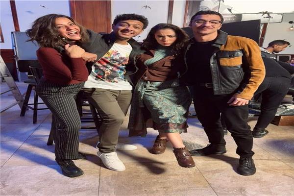 مسلسل وبينا ميعاد