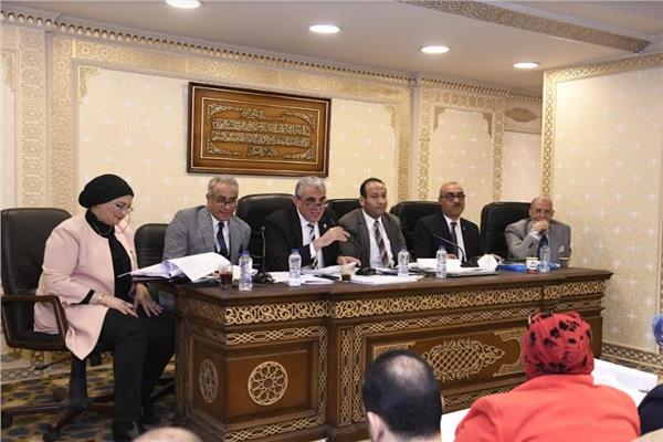 القوي العاملة بالبرلمان