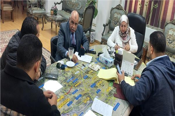 جانب من الاجتماع لمناقشة خطوات إنشاء منافذ للسلع