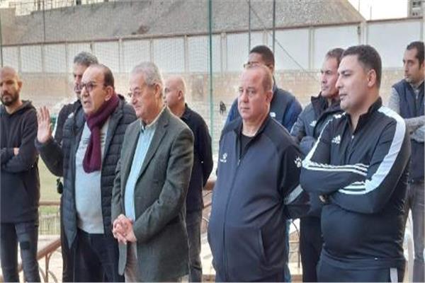 رئيس المقاولون العرب يجتمع مع اللاعبين