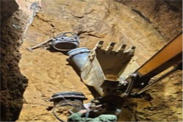إصلاح كسر ماسورة مياه الشرب