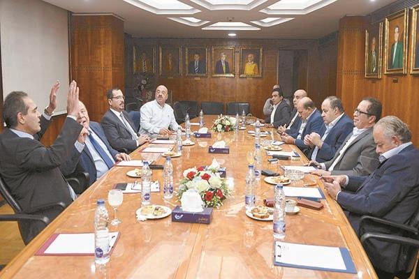 جانب من الجلسة التحضيرية الأولى لمؤتمر «أخبار اليرم» الاقتصادى التاسع