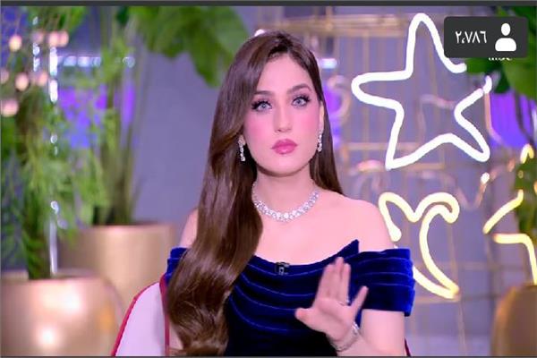 الإعلامية ياسمين عز