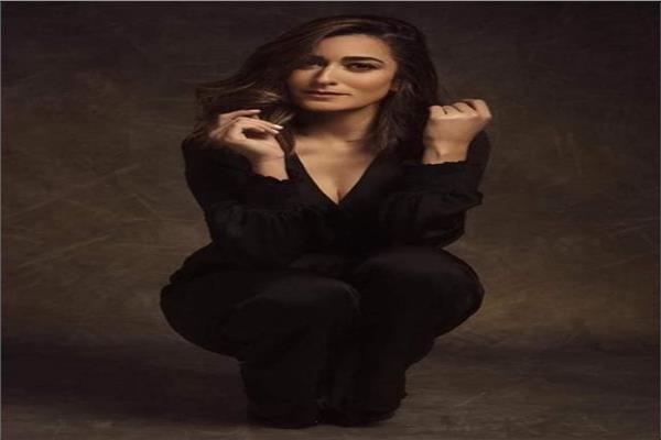الفنانة أمينة خليل