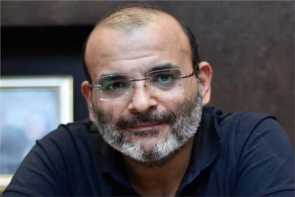 أيمن بهجت قمر 