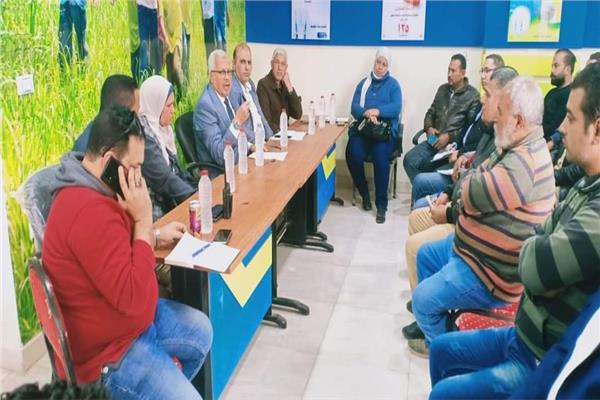 رئيس شركة مياه المنوفية يجتمع بالعاملين