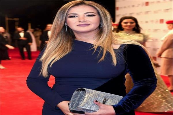 الفنانة دنيا سميرغانم