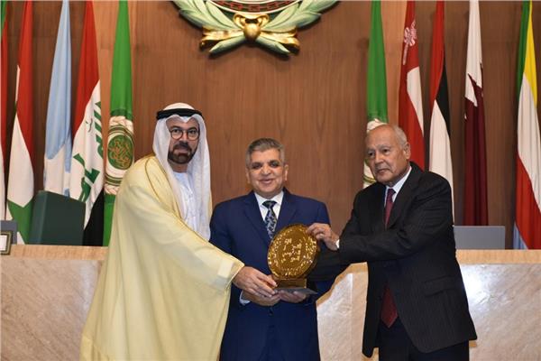 قناة السويس تفوز بأفضل مؤسسة عربية