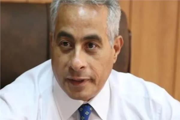 حسن شحاتة، وزير القوى العاملة