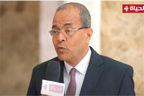  مصطفى هريدي مدير عام مستشفى سوهاج الجامعي الجديد
